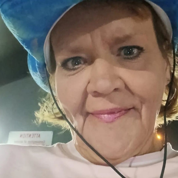 Meet your Posher, Catherine "Katie" Harris - Picture 7 of 10